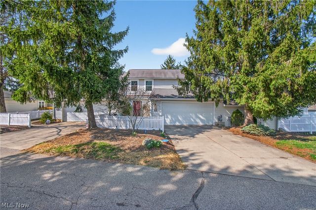 858 Sutton Place, Akron, OH 44313