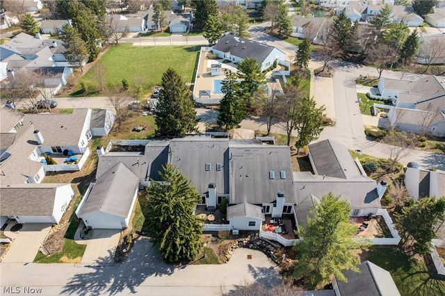 858 Sutton Place, Akron, OH 44313