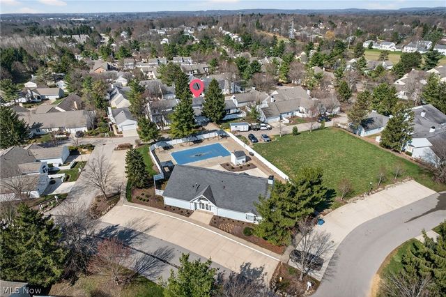 858 Sutton Place, Akron, OH 44313