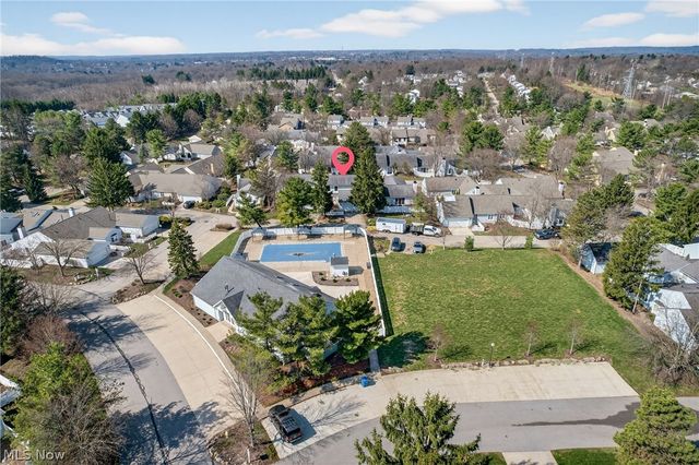 858 Sutton Place, Akron, OH 44313