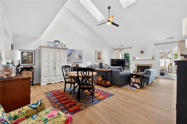 858 Sutton Place, Akron, OH 44313