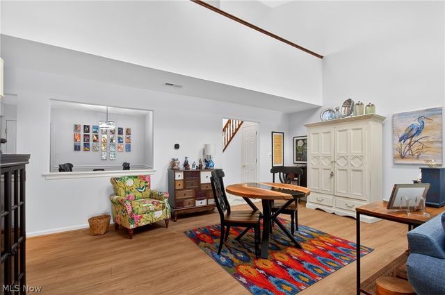 858 Sutton Place, Akron, OH 44313