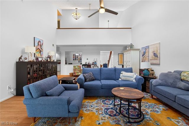 858 Sutton Place, Akron, OH 44313