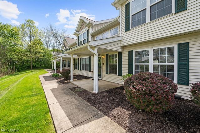 13913 Woodcroft, North Royalton, OH 44133
