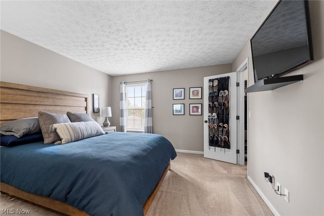13913 Woodcroft, North Royalton, OH 44133
