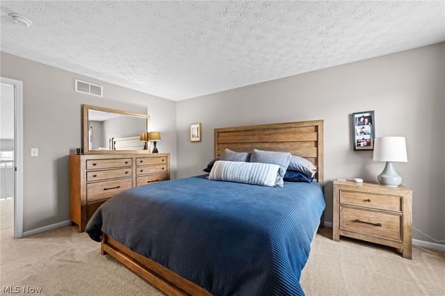 13913 Woodcroft, North Royalton, OH 44133