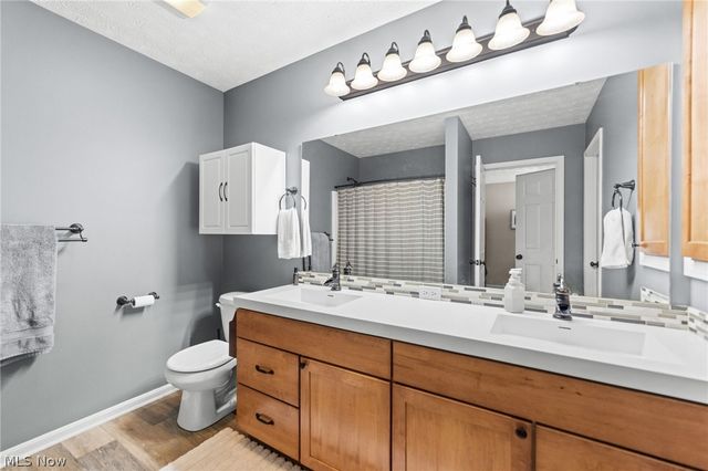 13913 Woodcroft, North Royalton, OH 44133