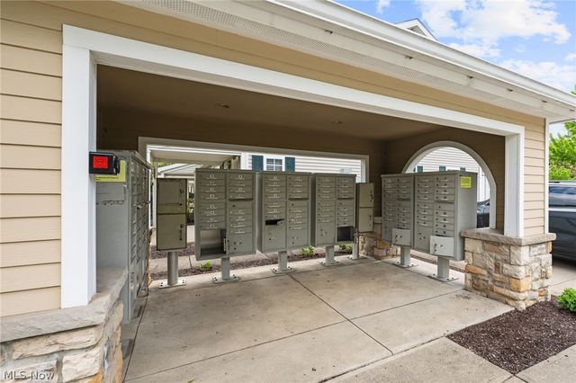 13913 Woodcroft, North Royalton, OH 44133