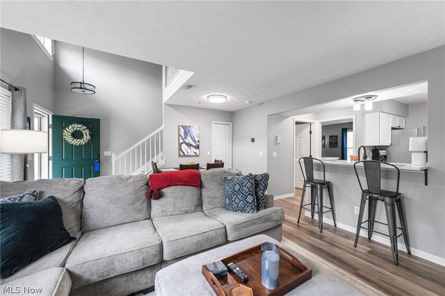 13913 Woodcroft, North Royalton, OH 44133