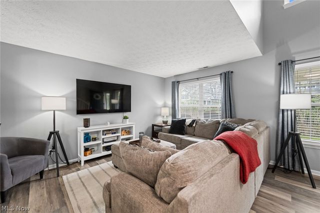 13913 Woodcroft, North Royalton, OH 44133