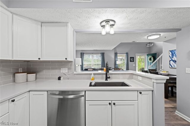 13913 Woodcroft, North Royalton, OH 44133