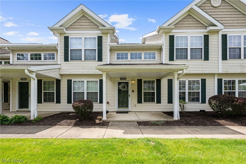 13913 Woodcroft, North Royalton, OH 44133