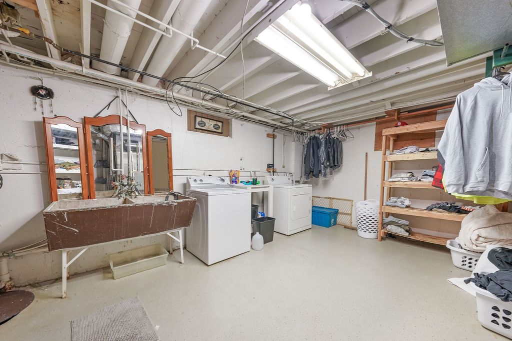 Image 20 of property listing at 602 Bluff Court, Streamwood, IL 60107