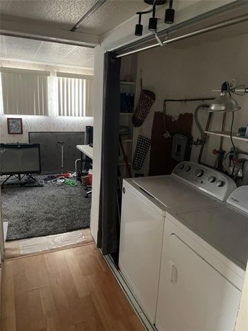 1865 SW 87th Terrace, Davie, FL 33324