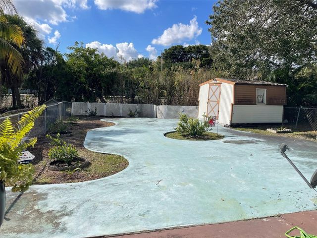 1865 SW 87th Terrace, Davie, FL 33324