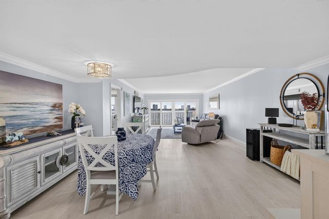 801 Lake Shore Drive 302, Lake Park, FL 33403
