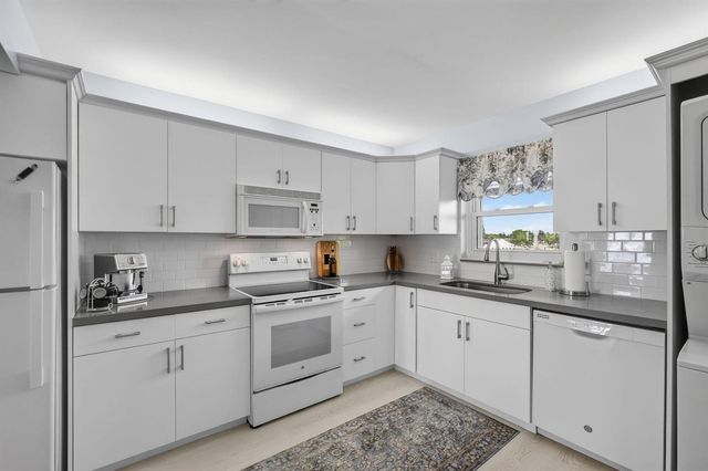 801 Lake Shore Drive 302, Lake Park, FL 33403