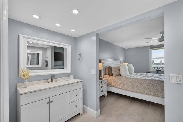 801 Lake Shore Drive 302, Lake Park, FL 33403
