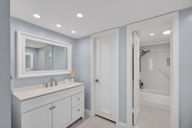 801 Lake Shore Drive 302, Lake Park, FL 33403