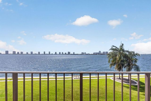 801 Lake Shore Drive 302, Lake Park, FL 33403