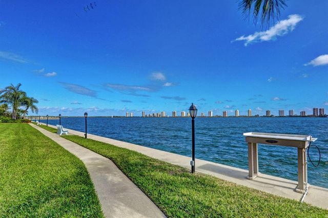 801 Lake Shore Drive 302, Lake Park, FL 33403