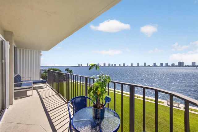 801 Lake Shore Drive 302, Lake Park, FL 33403