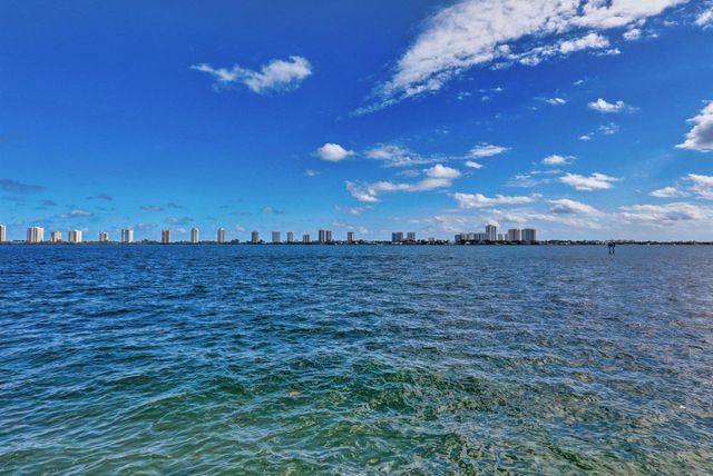 801 Lake Shore Drive 302, Lake Park, FL 33403