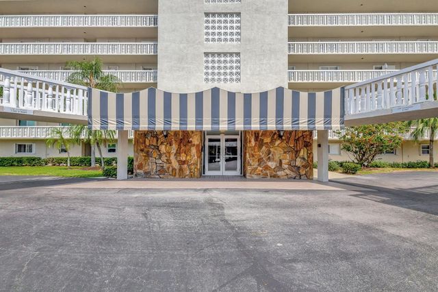 801 Lake Shore Drive 302, Lake Park, FL 33403