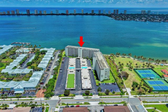 801 Lake Shore Drive 302, Lake Park, FL 33403