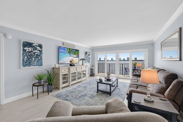 801 Lake Shore Drive 302, Lake Park, FL 33403