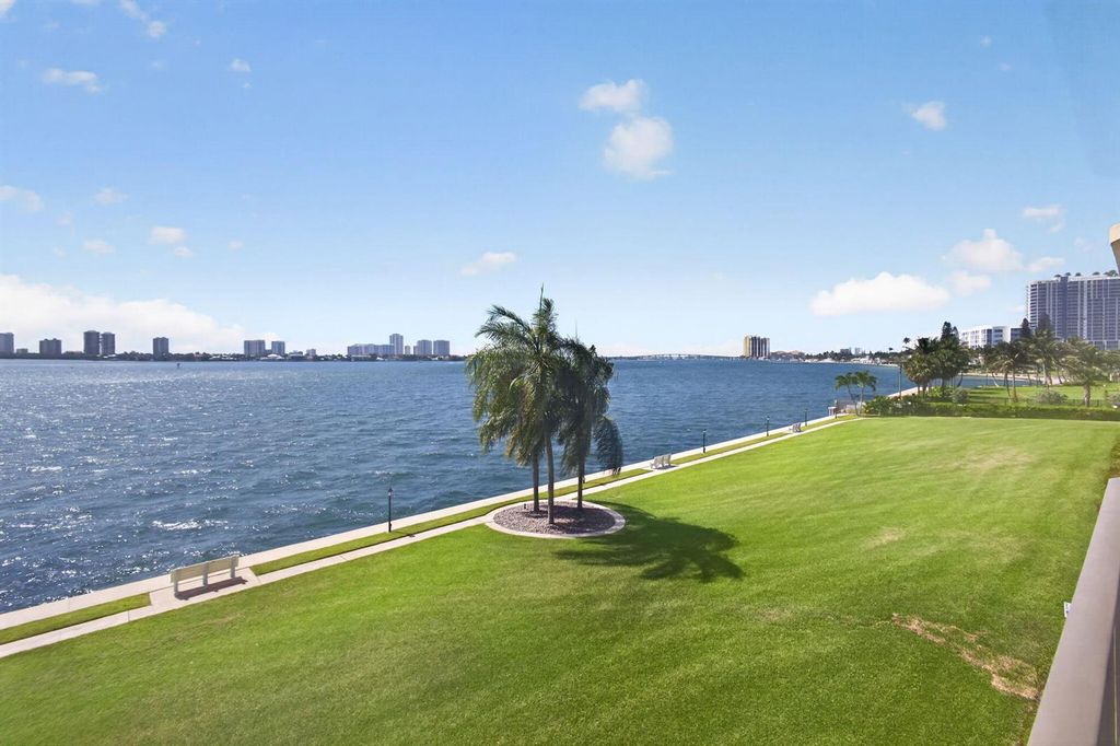 801 Lake Shore Drive 302, Lake Park, FL 33403