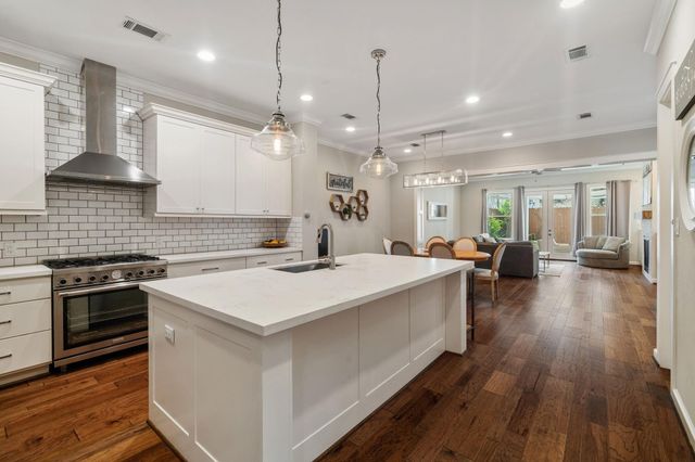 118 E 27th Street A, Houston, TX 77008