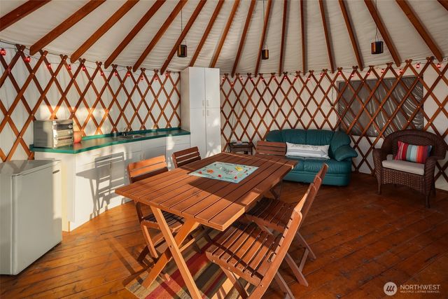 23 YURT E Lake Sammamish Parkway NE, Sammamish, WA 98074
