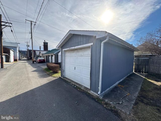 1319 WASHINGTON ST, Huntingdon, PA 16652