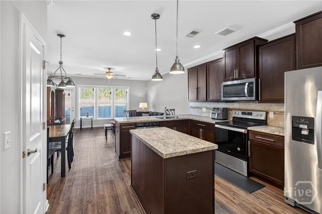 44 Winter Lake Circle, Savannah, GA 31407