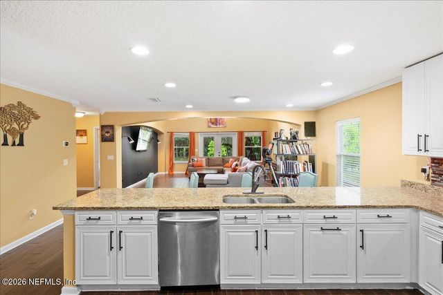 221 THORNLOE Drive, St. Johns, FL 32259