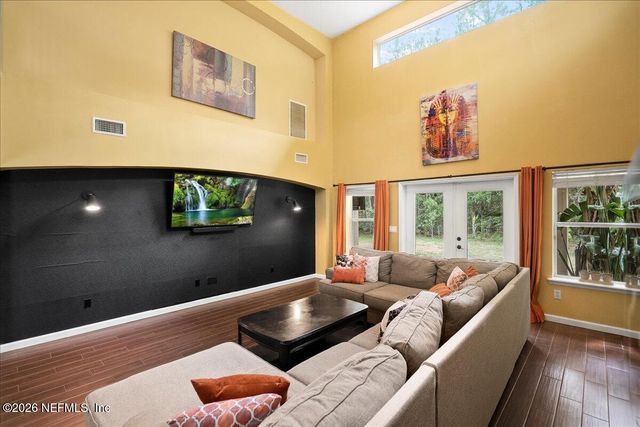 221 THORNLOE Drive, St. Johns, FL 32259