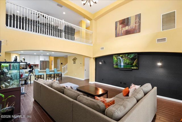 221 THORNLOE Drive, St. Johns, FL 32259