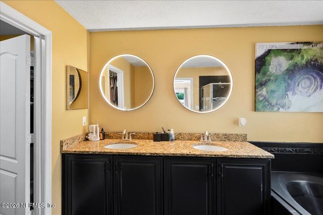 221 THORNLOE Drive, St. Johns, FL 32259