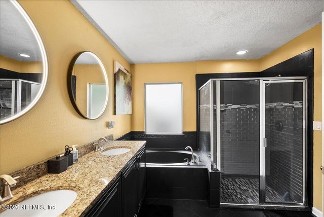 221 THORNLOE Drive, St. Johns, FL 32259