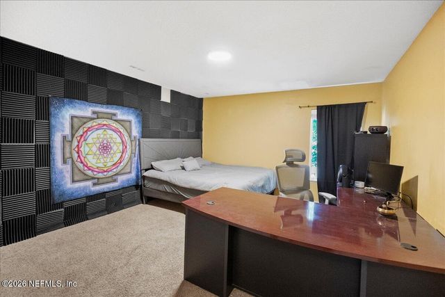 221 THORNLOE Drive, St. Johns, FL 32259