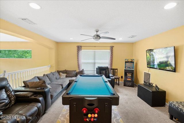 221 THORNLOE Drive, St. Johns, FL 32259