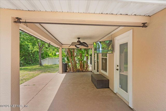 221 THORNLOE Drive, St. Johns, FL 32259