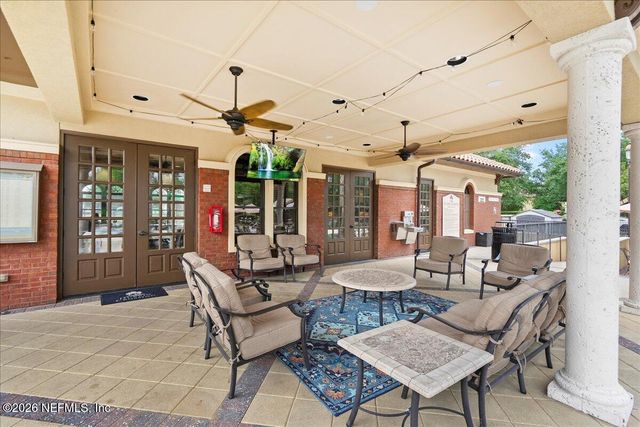 221 THORNLOE Drive, St. Johns, FL 32259