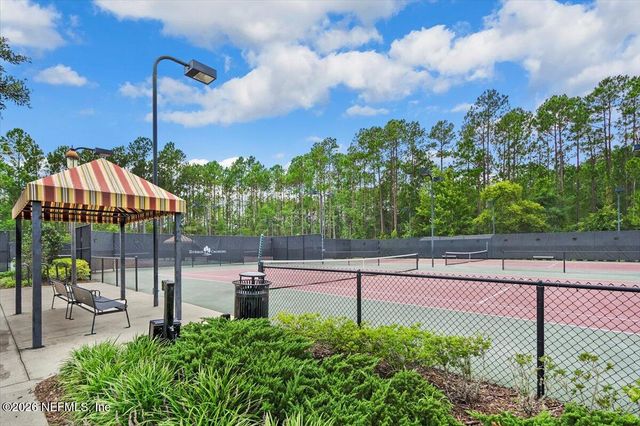 221 THORNLOE Drive, St. Johns, FL 32259