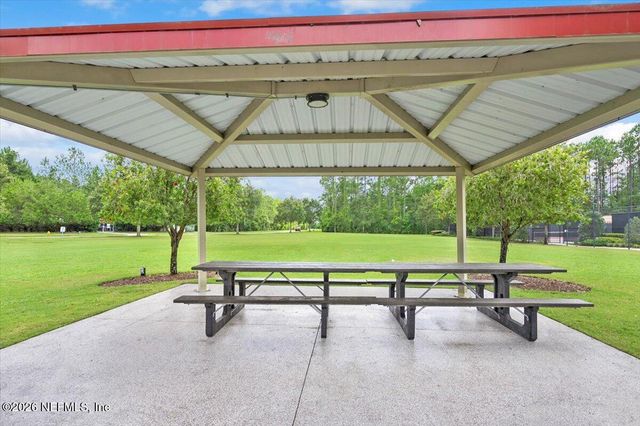 221 THORNLOE Drive, St. Johns, FL 32259