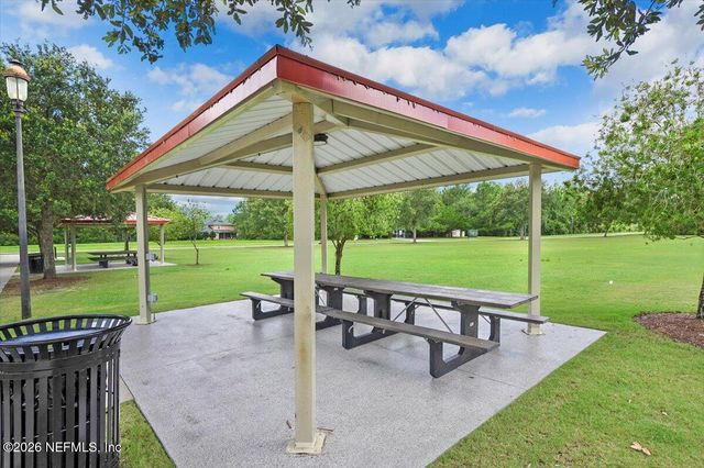 221 THORNLOE Drive, St. Johns, FL 32259