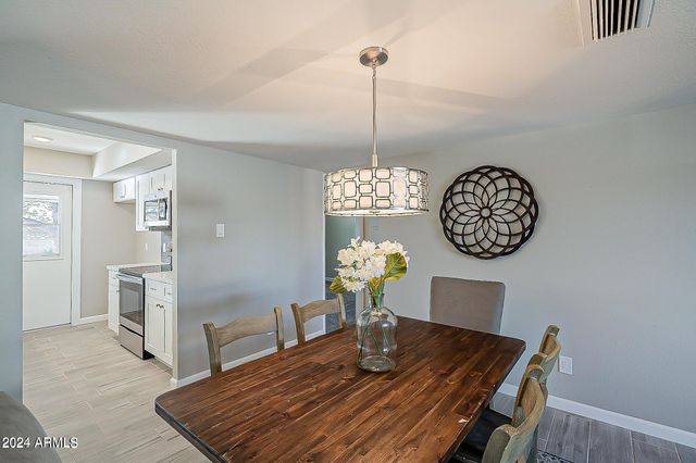 14008 N 52ND Avenue, Glendale, AZ 85306