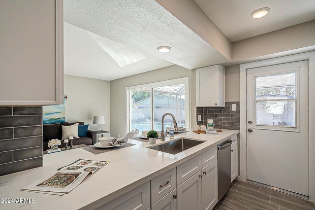 14008 N 52ND Avenue, Glendale, AZ 85306