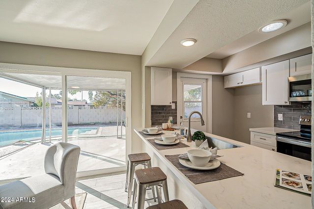 14008 N 52ND Avenue, Glendale, AZ 85306